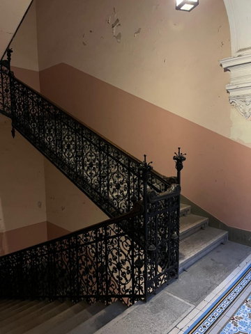 Eladó téglalakás, Budapesten, VI. kerületben, Nagymező utcában