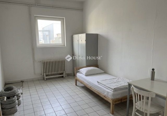 Kiadó ipari ingatlan, Petőfibányán 2338 E Ft / hó