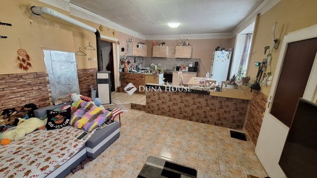 Eladó ikerház, Sárbogárdon 41 M Ft, 6 szobás