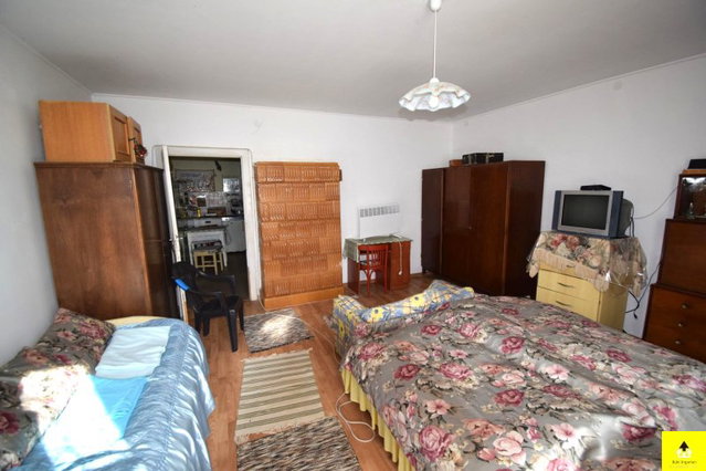 Eladó családi ház, Csepregen 23.5 M Ft, 1 szobás