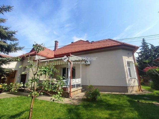 Eladó családi ház, Kecskeméten 240 M Ft, 5 szobás