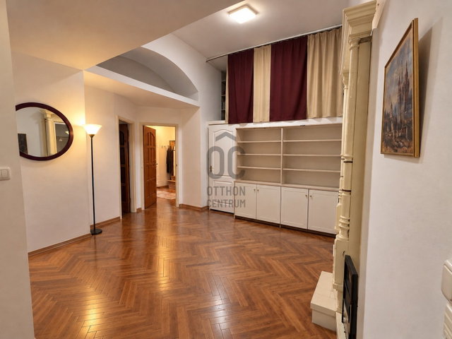 Eladó téglalakás, Budapesten, VIII. kerületben 90 M Ft, 3 szobás