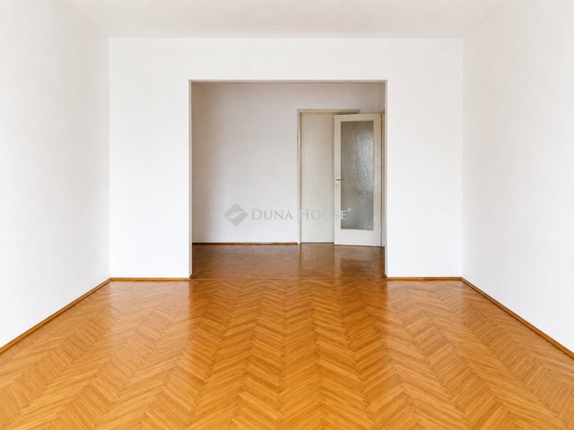 Eladó panellakás, Esztergomban 46.5 M Ft, 2 szobás