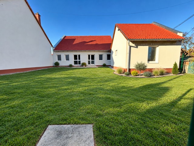 Eladó családi ház, Szigetváron 109.8 M Ft, 3 szobás
