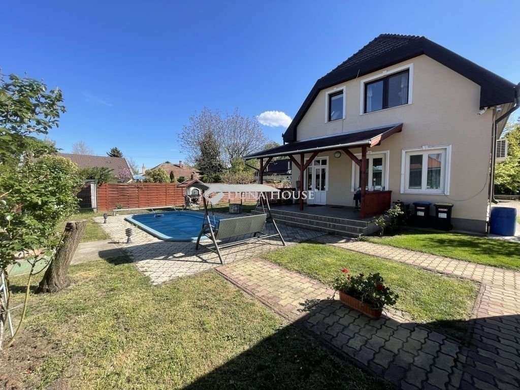 6 bed · 178m² · 185.000.000 ft