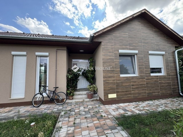 Eladó családi ház, Kecskeméten 84.9 M Ft, 3 szobás