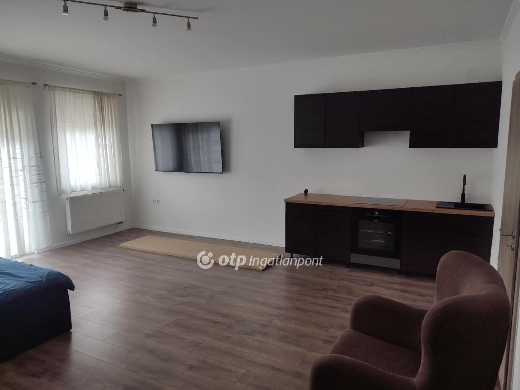 6 bed · 180m² · 145.000.000 ft