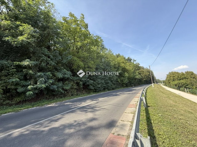 Eladó telek, Nyergesújfaluban 3.5 M Ft / költözzbe.hu
