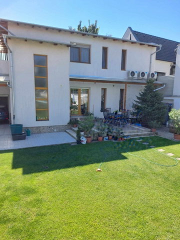 Eladó családi ház, Debrecenben 259 M Ft, 5+1 szobás