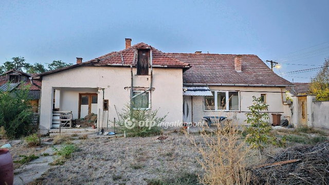 Eladó családi ház, Csongrádon 26 M Ft, 3+1 szobás