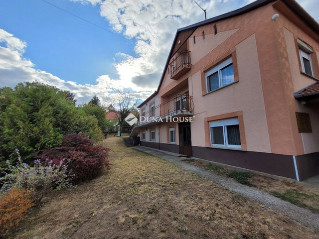 Eladó családi ház, Hosszúhetényen 140 M Ft, 5 szobás