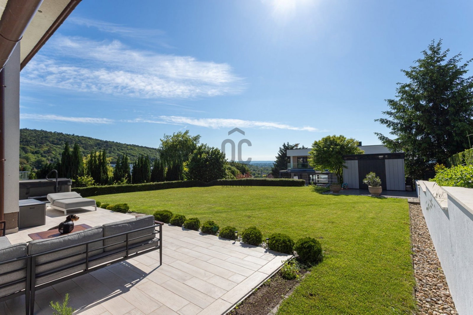6 bed · 303m² · 429.000.000 ft