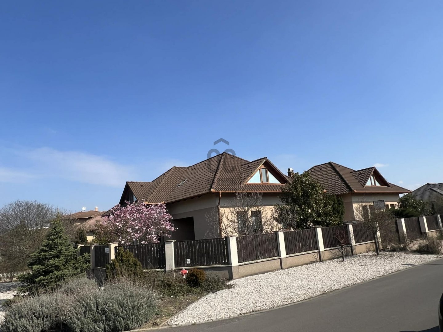 3 bed · 150m² · 500.000 ft