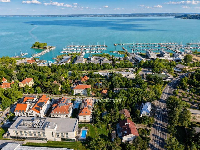 Eladó téglalakás, Balatonfüreden 280.76 M Ft, 4 szobás
