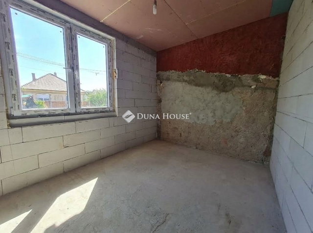 Eladó családi ház, Tápiószecsőn 69.9 M Ft, 4 szobás