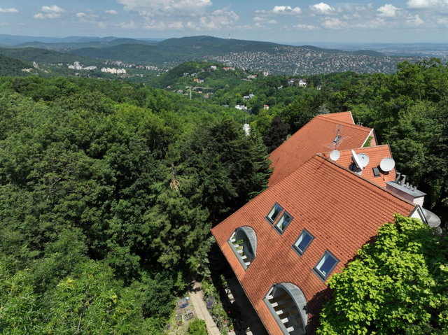 Eladó családi ház, Budapesten, XII. kerületben 320 M Ft