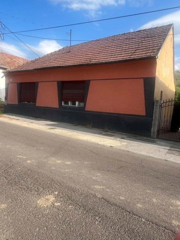 Eladó családi ház, Bátonyterenyén 10.8 M Ft, 5+2 szobás