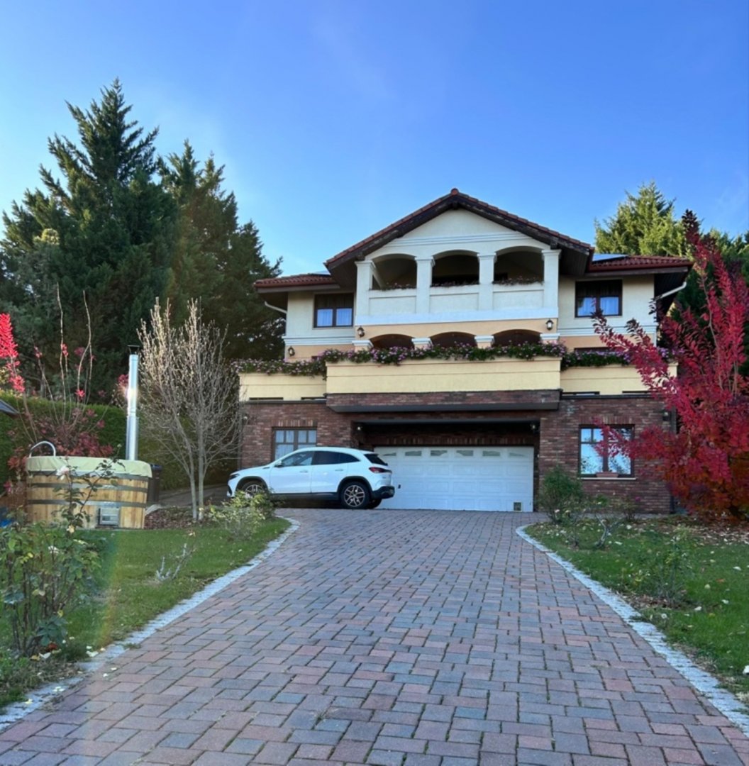 5 bed · 359m² · 495.000.000 ft