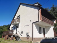 Eladó családi ház, Ajkán 59.9 M Ft, 5 szobás