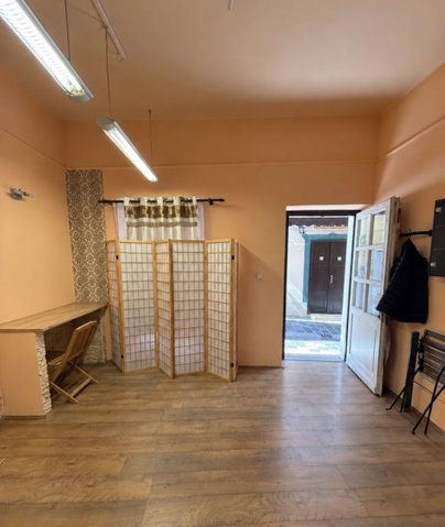 Kiadó üzlethelyiség, Győrött 80 E Ft / hó
