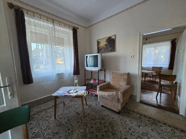 Eladó téglalakás, Mezőhegyesen 4.5 M Ft, 1+1 szobás