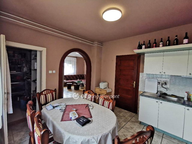 Eladó családi ház, Kisszálláson 95 M Ft, 3 szobás