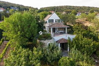 Eladó családi ház, Csopakon 529 M Ft, 5 szobás