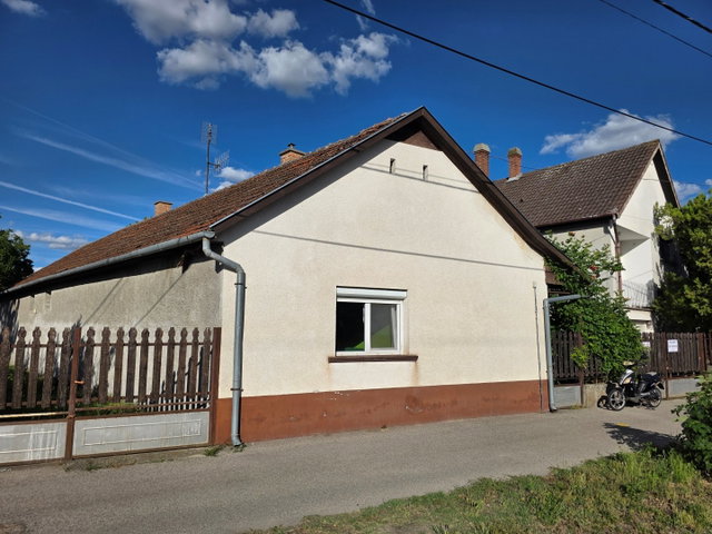 Eladó családi ház, Soltvadkerten 25.9 M Ft, 4 szobás
