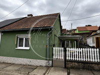 Eladó ikerház, Komlón 29.9 M Ft, 3 szobás / költözzbe.hu