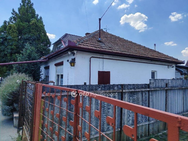Eladó családi ház, Szolnokon 42.9 M Ft, 3 szobás