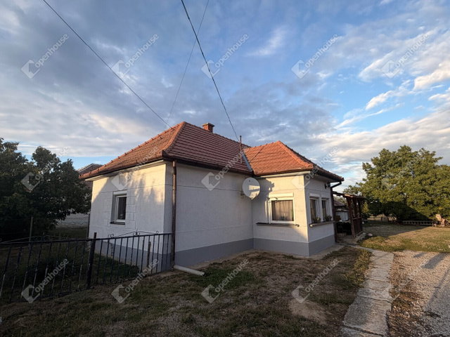 Eladó családi ház, Sármelléken 39.9 M Ft, 2 szobás