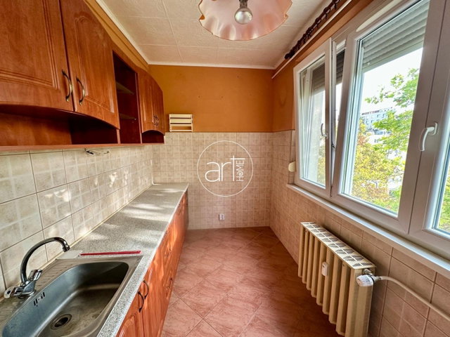 Eladó panellakás, Szegeden, Róna utcában 45 M Ft, 2 szobás
