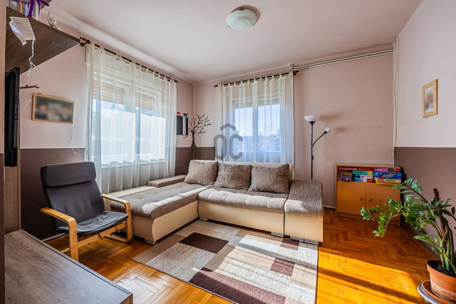 Eladó családi ház, Pécelen 86.9 M Ft, 4 szobás