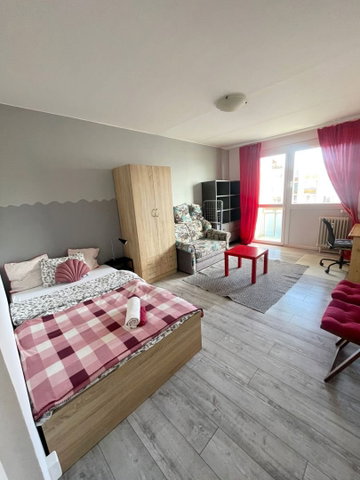 Kiadó panellakás, albérlet, Debrecenben 220 E Ft / hó, 1 szobás