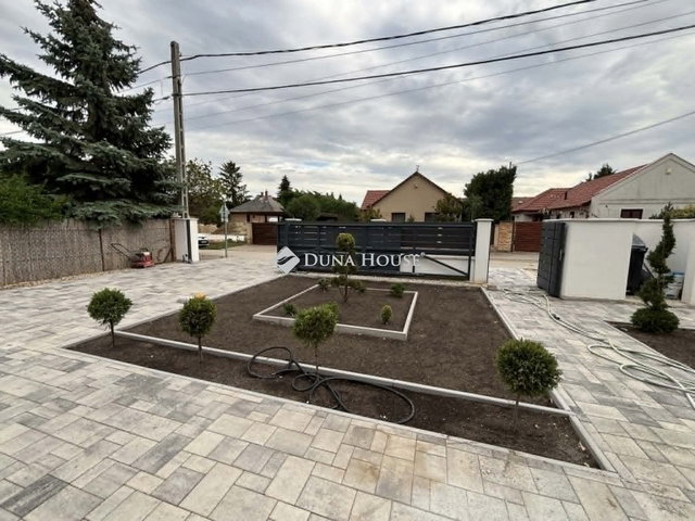 Eladó családi ház, Budakalászon 219 M Ft, 4 szobás