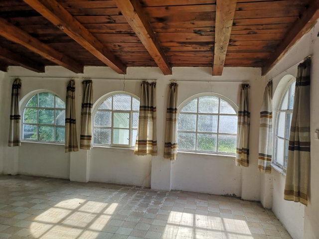 Eladó üzlethelyiség, Balatonszemesen 150 M Ft