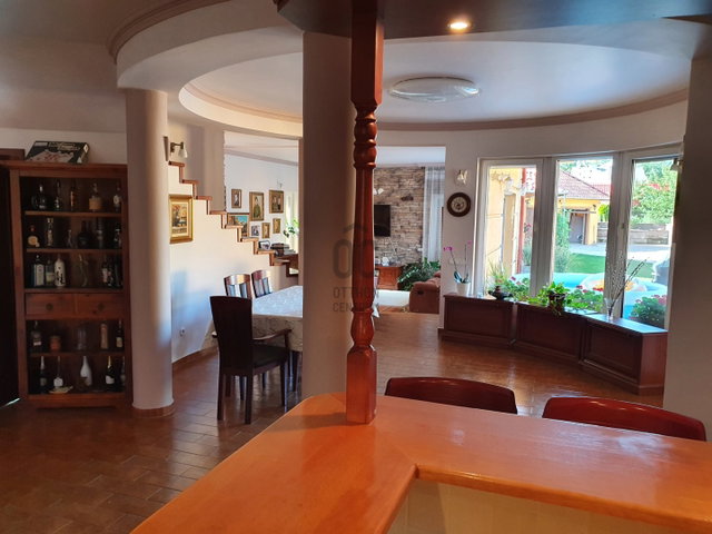 Eladó családi ház, Debrecenben 279.9 M Ft, 9 szobás