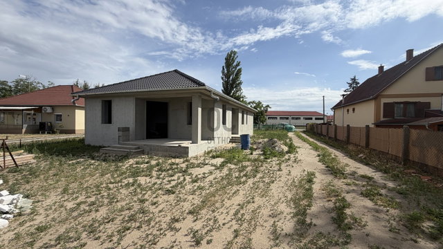 Eladó családi ház, Jakabszálláson 82 M Ft, 4 szobás