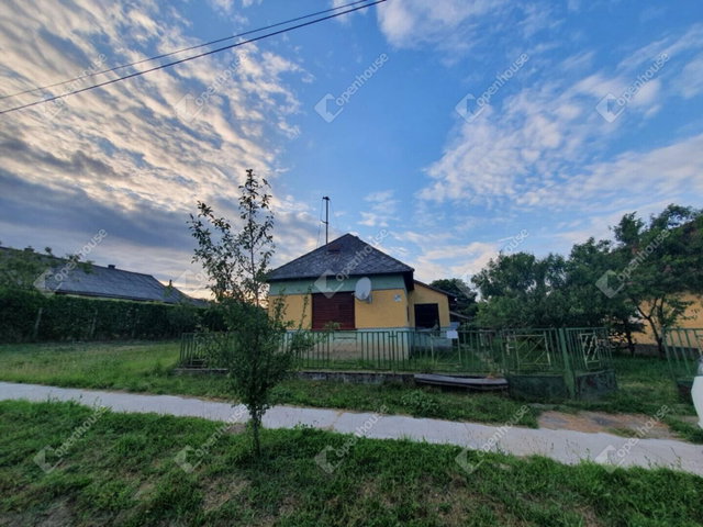 Eladó családi ház, Kálmáncsán 5.5 M Ft, 2 szobás