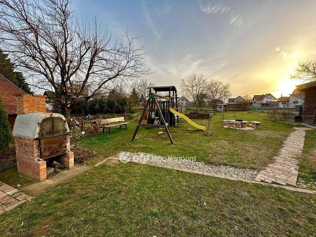 Eladó családi ház, Őrbottyánban 159.9 M Ft, 5 szobás