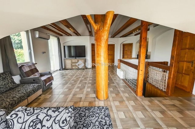 Eladó családi ház, Kőszárhegyen 150 M Ft, 8 szobás