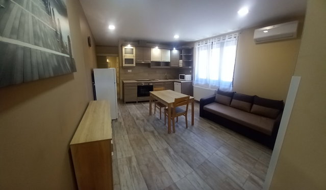 Kiadó téglalakás, albérlet, Pécsett, Apáca utcában, 3 szobás