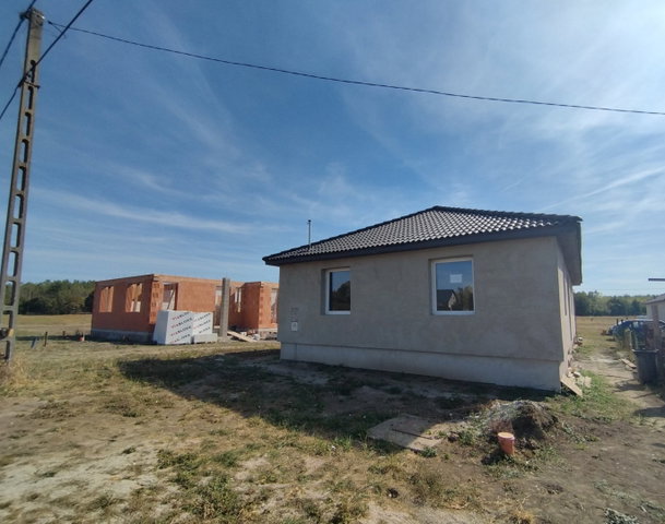 Eladó családi ház, Ongán 65 M Ft, 3 szobás