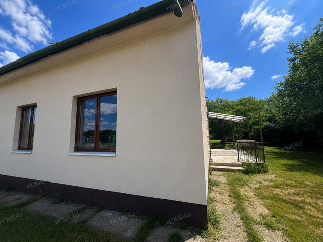 Eladó családi ház, Szolnokon 16.9 M Ft, 2 szobás