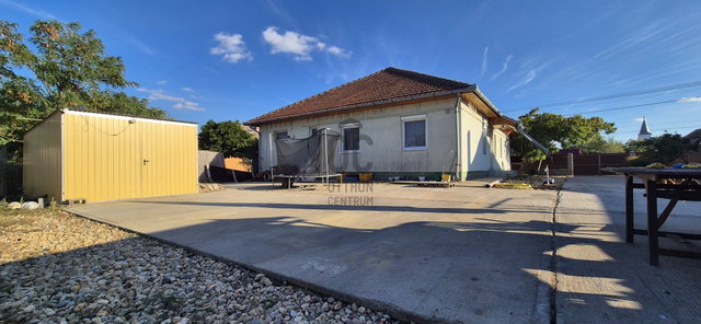 Eladó családi ház, Tiszaigaron 49 M Ft, 7 szobás