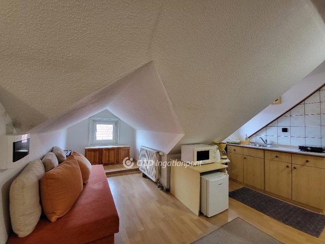 Eladó téglalakás, Hévízen 99 M Ft, 6 szobás