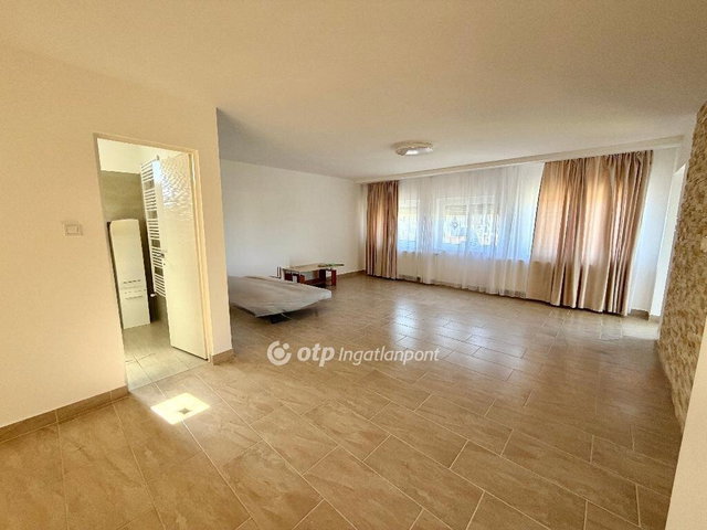 Eladó családi ház, Szécsényen 60 M Ft, 3 szobás