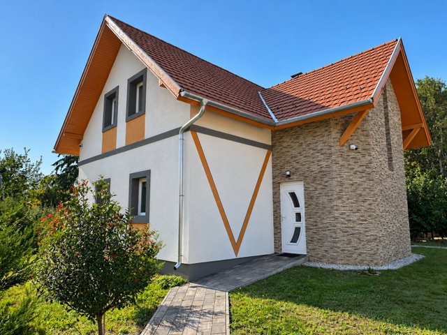 Eladó családi ház, Gyenesdiáson 154.9 M Ft, 4 szobás