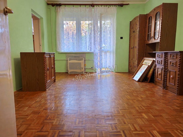 Eladó panellakás, Egerben 39.9 M Ft, 2 szobás