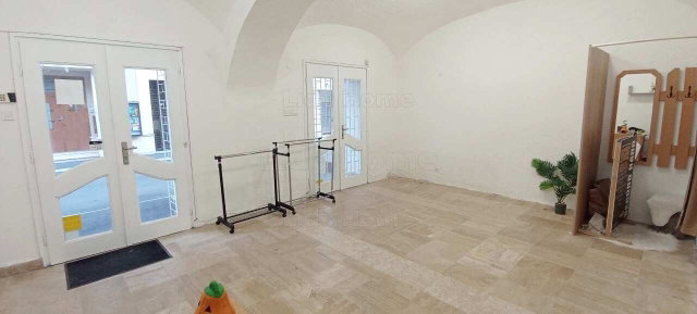 Eladó üzlethelyiség, Keszthelyen 24.99 M Ft, 1 szobás
